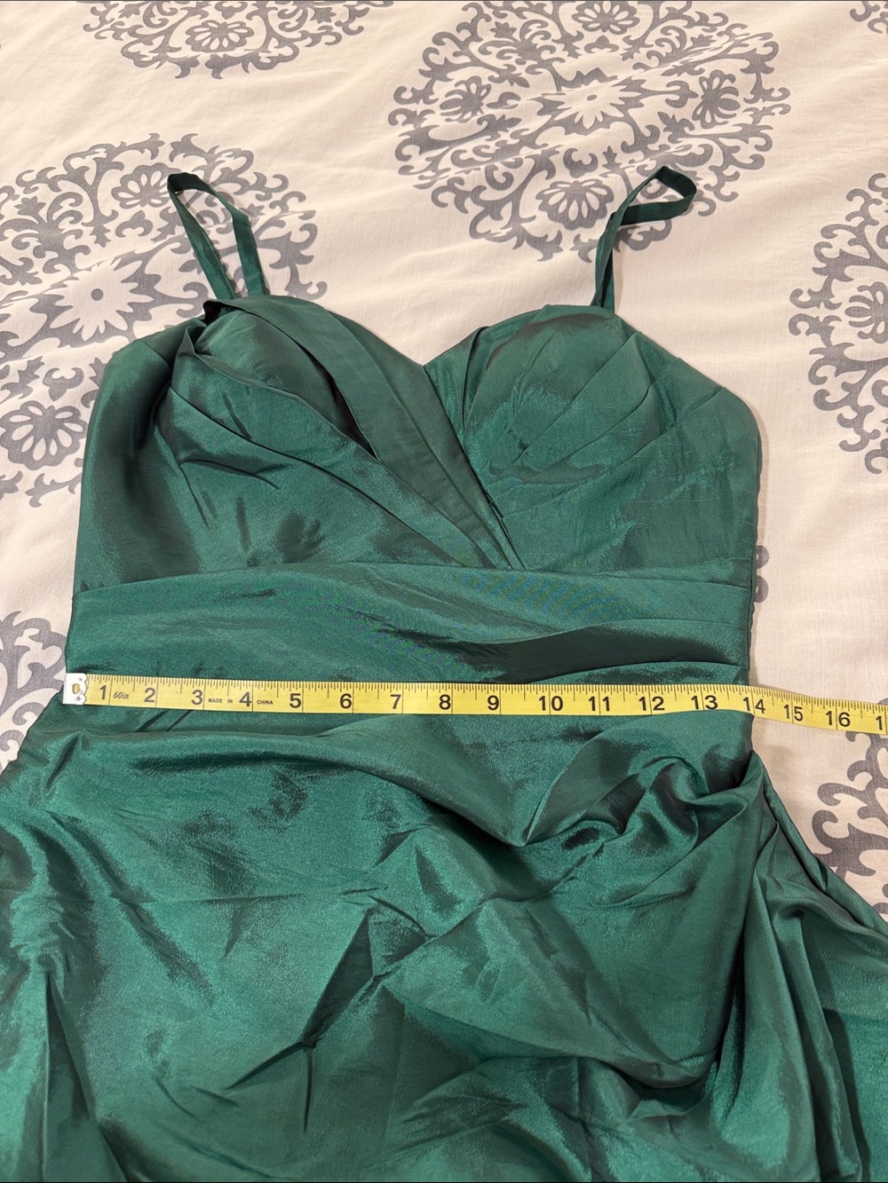 Elegant Emerald Green A-Line Ball Gown - Picture 7 of 9